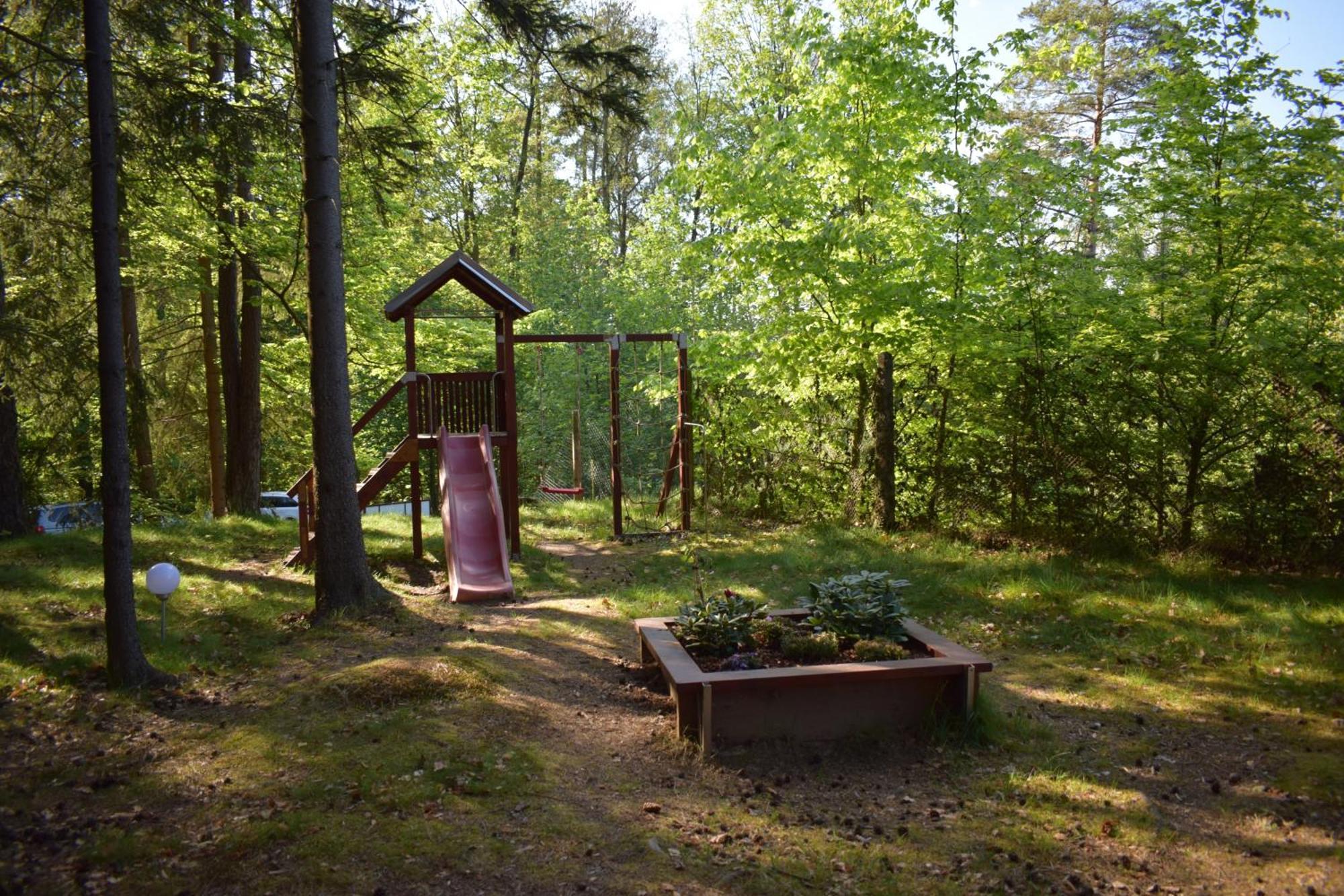 Treehouse U Rybnika Hotel Osecna Exterior photo